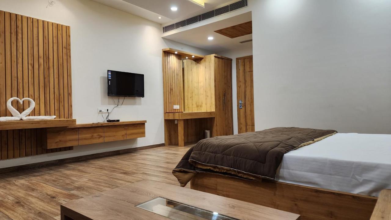Aanandam Greens Hotel Sehore Ngoại thất bức ảnh